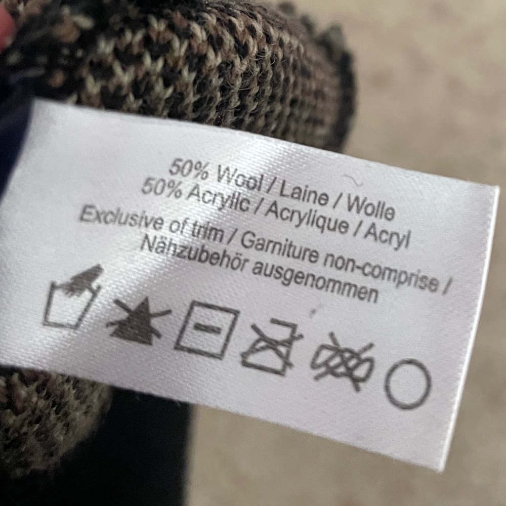 Arc’teryx Wool Blend Geometric Patchwork Beanie H… - image 3